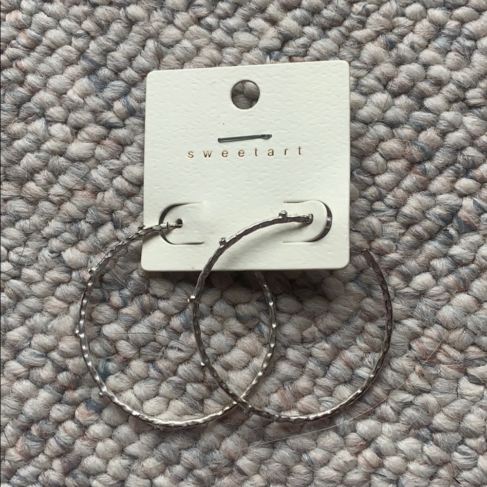 Hoops earrings